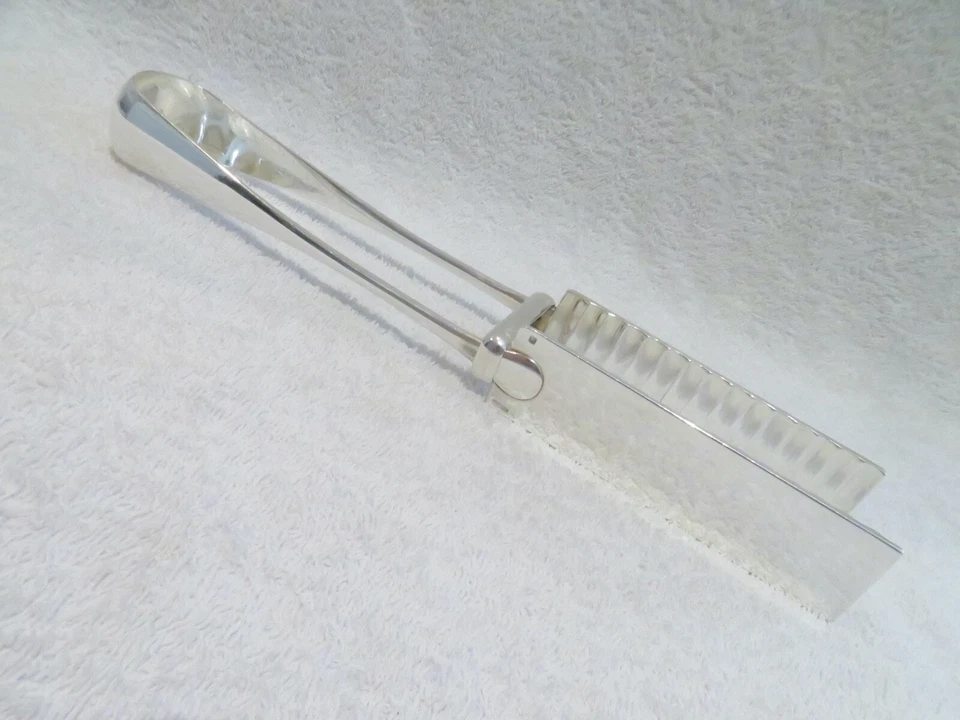 Preciosas pinzas francesas para espárragos chapadas en plata de principios del siglo XX Christofle Baguette  Foto 1 de 4