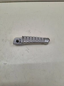 PEDALINO POSTERIORE DESTRO TRIUMPH 955 2002 2003 - Picture 1 of 3