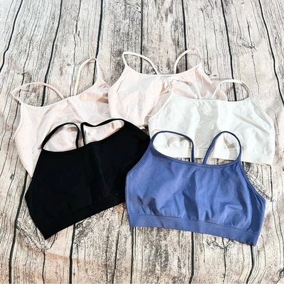 Lote de 5 Bralettes Gap Body Sin Costuras Espalda Corredora Rosa, Blanco, Espalda y Azul Talla Med Foto 1 de 4