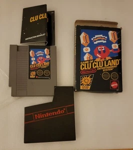 Clu Clu Land - Pegatina Mattel - Nintendo NES - Pestaña colgante CIB 5 tornillos - Imagen 1 de 15