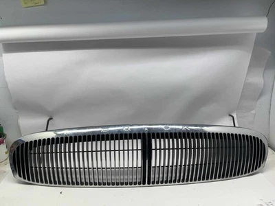 2000 Buick Park Ave Grille - Image 1 of 4