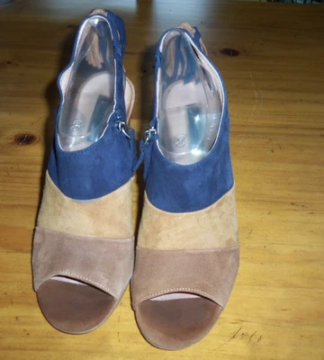 Halogen Women Shoes Size 8M Hawillow Navy, Camel & Brown Suede Heels EUC - Image 1 of 4