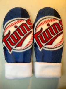 Minnesota Twins handcrafted womens MITTENS MLB fleece gloves double layered - Picture 1 of 5