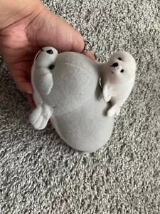 Grey mama seal and white baby seal doll - Picture 1 of 7