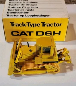 Caterpillar Cat D6H Planierraupe mit Kabine und Ripper - Conrad Maßstab 1:50 Modell #2851.4 - Bild 1 von 14