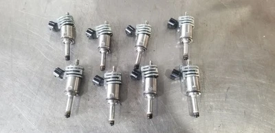 JUEGO DE INYECTORES DE COMBUSTIBLE INFERIORES 19 LEXUS LC500 5,0 L CON RIELES  Foto 1 de 4