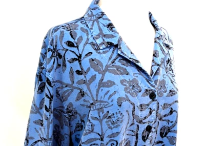 TIANELLO Women's M Oversized Blouse Tencel Blend Blue Floral Button 3/4 Sleeve * - Image 1 of 4