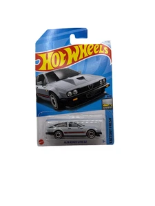 Hot Wheels Alfa Romeo GTV6 3.0 Diecast gris - Imagen 1 de 2