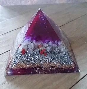 ORGONE PYRAMID With MOONSTONE, 24K Gold, QUARTZ POINT With Copper, Crown Chakra - Picture 1 of 3