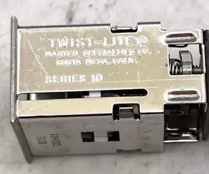 TWIST-LITE MASTER SPECIALTIES 60. SER1ES 10 10HA3C1 7128 28v DC New/Nos - Picture 1 of 19