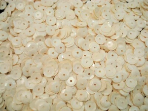 Taza Lentejuelas 6mm Crema Opaca 25g Disfraz de Baile Escenario Gimnasio - Imagen 1 de 1