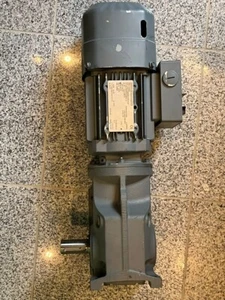 SEW Eurodrive K37 DRS71M4BE1/ISU/LN Getriebemotor DRS71M4BE1ISULN 0,55kW - Bild 1 von 5