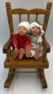 Byers Choice 2012 Noche antes de Navidad niños pequeños en mecedora defectos - Imagen 1 de 8