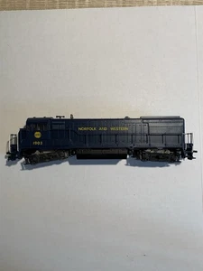 Athearn HO Scale U28B Diesel Locomotive Norfolk & Western #1903 TESTED (L) - Picture 1 of 7