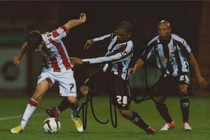 NOTTS COUNTY: ANDRE BOUCAUD SIGNED 6x4 ACTION PHOTO+COA - Picture 1 of 1