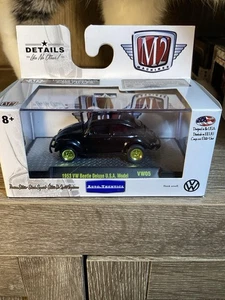 M2 Machines - Auto-thentics 18-02, 1953 VW Beetle, Black W/Gold Wheels - Picture 1 of 6