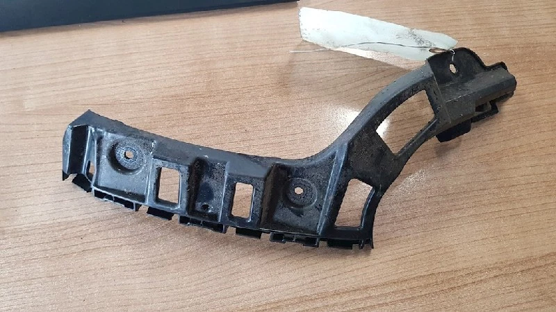 STAFFA DX PARAURTI POSTERIORE Volkswagen Up! (121) 2014 1S6807394D — 第 1/1 张图片