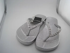 Womens Size 7 FLIP FLOPS ENVISION STUDIO Silver RHINESTONES Strap (RN: 56951) - Imagen 1 de 7