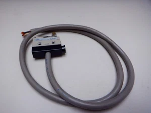 Omron D4MC-2023 Limit Switch - Picture 1 of 3