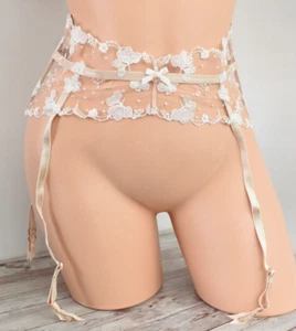 CINTURÓN DE LIGA Victoria's Secret MED/CUERPO GRANDE DE VICTORIA Encaje Bordado Floral - Imagen 1 de 13