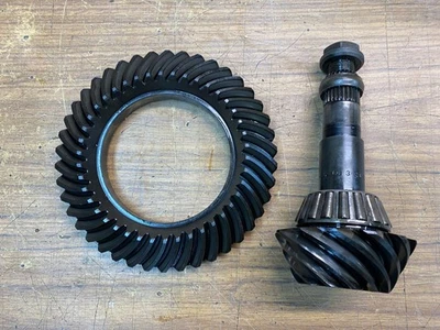 Juego de engranajes diferenciales Ford Falcon AU relación 3,23 corona y piñón Foto 1 de 4