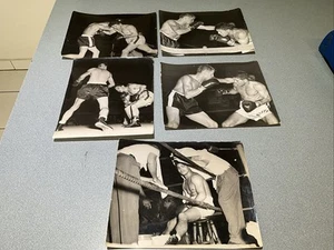 5 ORIG. 1956 large 8x10 PHOTO Cuban Boxer PUPPY GARCIA VS CANADIAN PETE KAWULA - Picture 1 of 7