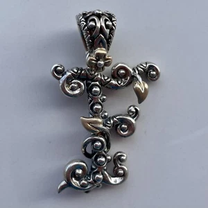 🦋 Colgante Barbara Bixby Letra F Inicial Detalle Floral Plata de Ley Oro 18K - Imagen 1 de 4