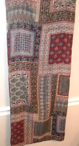 Rot Blau Paneele Patchwork Design 100 % Polyester Schal Tuch 42 x 70 EUC - Bild 1 von 3