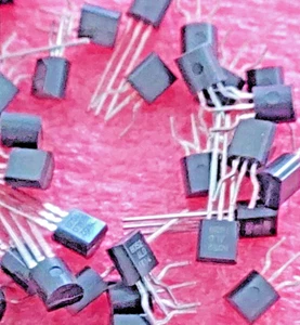 1pcs S 8052 ALO (S-805 Series) Voltage Detector TO92 cut legs SEIKO - Imagen 1 de 1