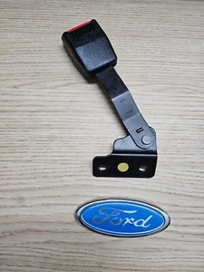 FORD SIERRA RS COSWORTH 3 DOOR DRIVESR SEAT BELT CLIP NEW 83 DB A61209 A1A - Picture 1 of 2
