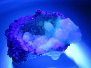 GEM BLUE HYALITE OPAL VERY RARE UNIQUE NATURAL UV REACTIVE CRYSTAL GEODE NODULE - Picture 1 of 11