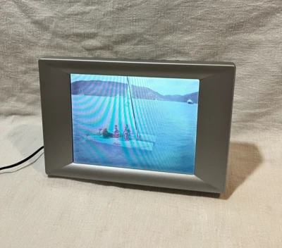 Kensington Model 67100 Digital Photo Album  silver 4GB internal memory - Image 1 of 4