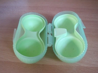 Tupperware       Zwei dabei   Eierbox für zwei Eier mit Salzfach - Bild 1 von 2