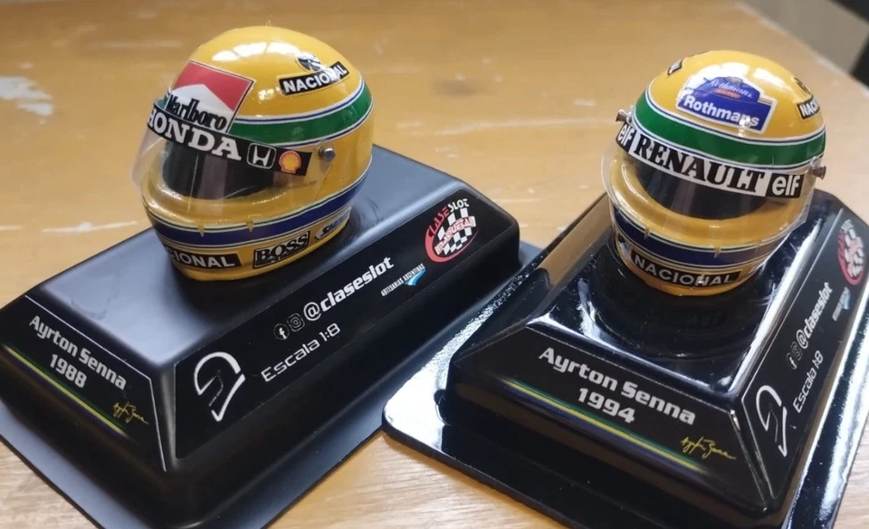 LOT 2 MINI CASQUE METAL MADE 1:8 F1 AYRTON SENNA ANNÉES 1988 & 1994 NEUF JAMA... - Photo 1/4