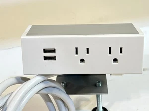 Byrne Modelo Dean, Unidad de Alimentación de Montaje en Borde: 2X Zócalos USB-A, 2x de Zócalos de 120V AC - Imagen 1 de 3
