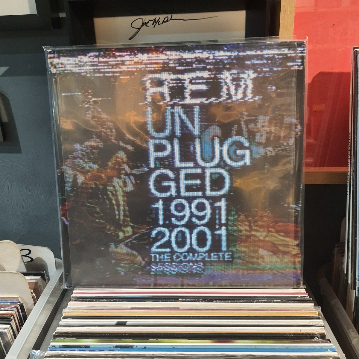 R.E.M. アンプラグド1991/2001  4LP R.E.M. - Unplugged 1991/2001: The Complete Sessions - Amazon.com Music