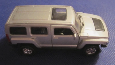 Welly 1:34 Scale # 43629 Hummer H3 Pullback SUV Model - Image 1 of 3