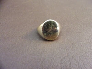 Gold Tone Flat Fashion Ring Size 6 - Picture 1 of 5