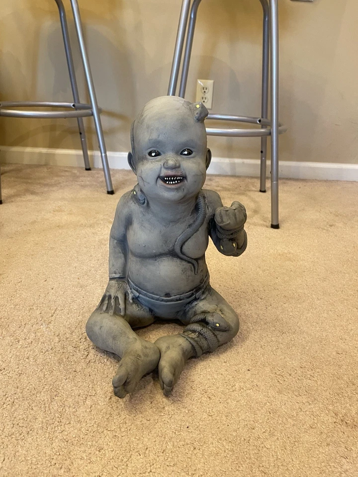 Spirit Halloween Zombie Babies Ronnie The Rebel Foto 1 de 1