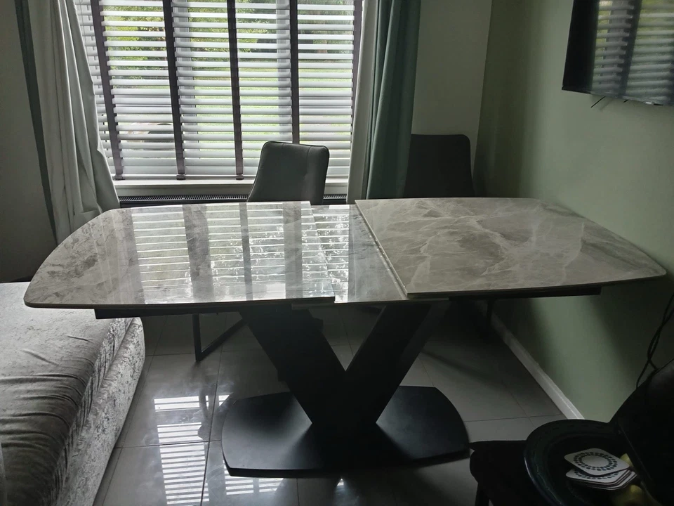 Large Dining Table Height 75cm Width 160cm Can Extend Width to 200cm Table Top 4 - Image 1 of 3