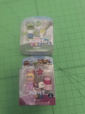 NOVO! Caco e porquinho posáveis Disney Junior Muppet Babies - Imagem 1 de 4