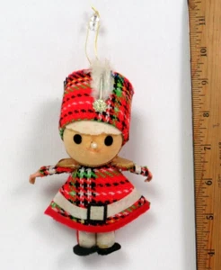 VTG 1950s 60s TARTAN DRUM MAJORETTE CHRISTMAS ORNAMENT 5" TALL WOOL FEATHER - Picture 1 of 10