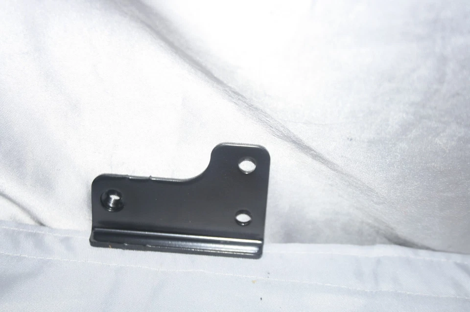 Harley Davidson Touring BRACKET EXHAUST PIPE HANGER   66881-09 - Bild 1 von 1