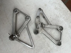 Honda VFR 400 NC21 Front Foot Peg Hangers left and right - Picture 1 of 3