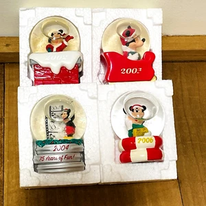 JC Penny Mickey Mouse Schneekugeln Mini Vintage Lot Black Friday 02' 03' 04' 06' - Bild 1 von 7