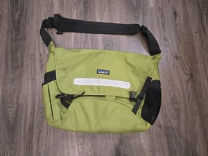 Patagonia Half Mass Messenger Laptop Satchel Bag ~ Green 48271 - Picture 1 of 10