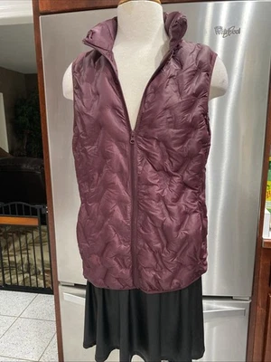 TANGERINE WOMEN'S LIGHT WEIGHT PUFFER VEST WINE BURGUNDY SZ S SMALL POCKETS - Image 1 of 4