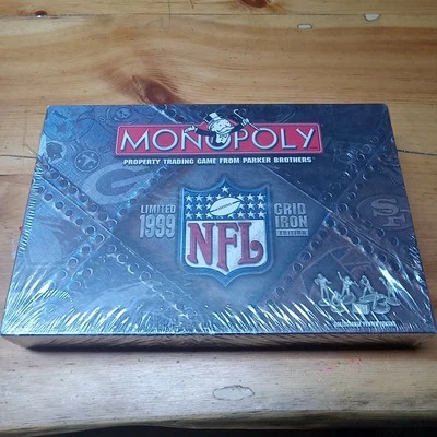 NEW SEALED Monopoly NFL Limited Grid Iron Edition Parker Board Game 1999 - Image 1 of 3