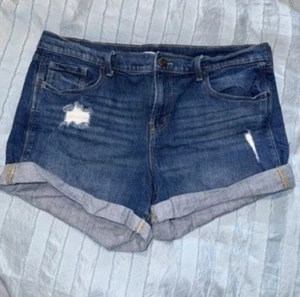 Old Navy Damen mittelhohe Bündchen Medium Wash Denim Boyfriend Shorts Größe 14 - Bild 1 von 5