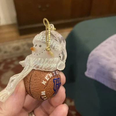 Universidad de Kentucky Wildcats baloncesto/muñeco de nieve adorno, 2-5/8 pulgadas Foto 1 de 4